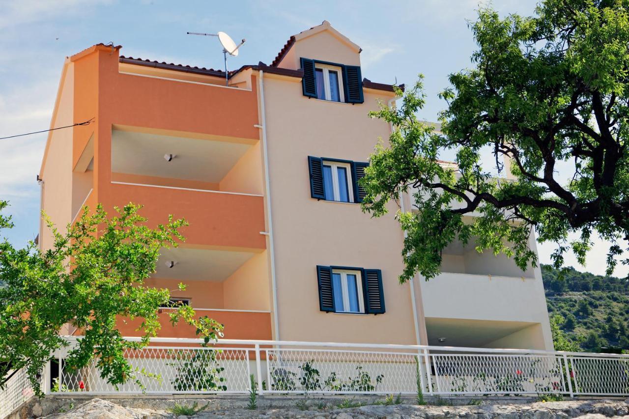 Iris Apartments Bol (Adults Only) Exteriér fotografie